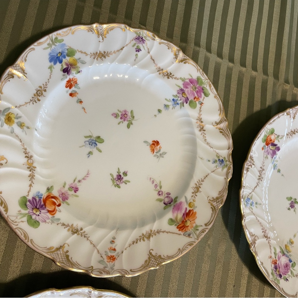 Fine Porcelain Floral Dinner Plates in White with Multicolor Accents - Picture 8 of 11